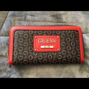 GUESS ZIP CLOSURE WALLET LIKE NEW